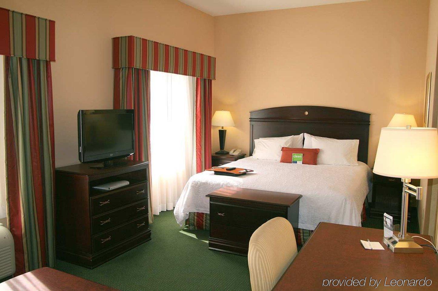 Hampton Inn & Suites Pensacola I-10 N At University Town Plaza Oda fotoğraf